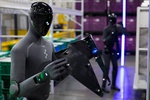 Гуманоидный робот BMW получил новую работу: теперь он сортирует запчасти